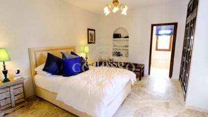 Resale - Villa -
Benissa - Fustera