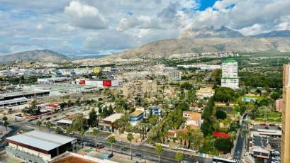 Resale - Piso -
Benidorm - Poniente