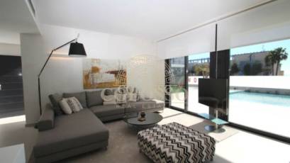 Resale - Villa -
Orihuela Costa - La Zenia