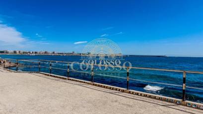 Reventa - Planta baja -
Torrevieja - El Acequión - Los Náufragos