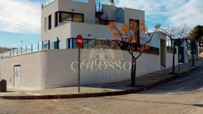 Resale - Chalet -
Polop - Alberca