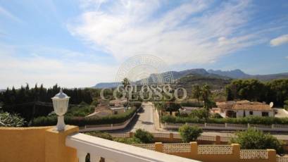 Resale - Villa -
Calpe - Empedrola