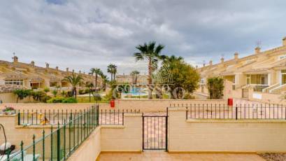 Resale - Bungalow -
Torrevieja - Los altos