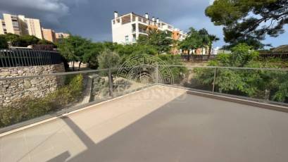 Resale - Chalet -
Villajoyosa - 1a linea