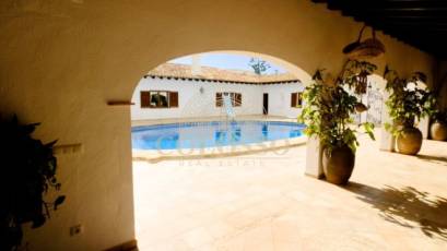 Resale - Villa -
Benissa - Fustera