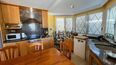 Reventa - Chalet -
Manises - Calle mayor-Masia de la Cova