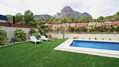 Resale - Villa de Lujo -
Polop - Urbanizaciones