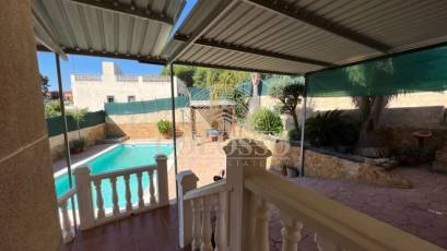 Resale - Chalet -
Godelleta - El bosque
