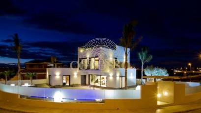 Resale - Villa -
Orihuela Costa - La Zenia