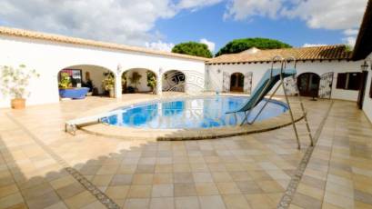 Resale - Villa -
Benissa - Fustera