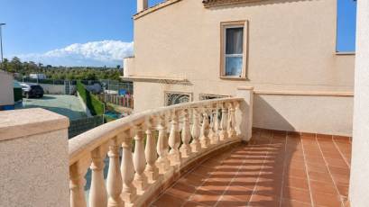 Alquiler - Villa -
Guardamar del Segura - Urbanizaciones
