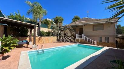 Resale - Chalet -
Godelleta - El bosque