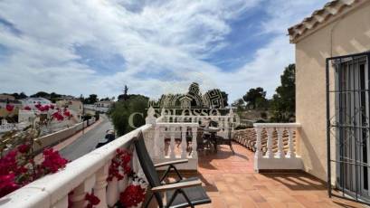 Resale - Casa -
Torrevieja - Los balcones
