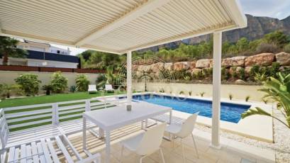 Resale - Villa de Lujo -
Polop - Urbanizaciones