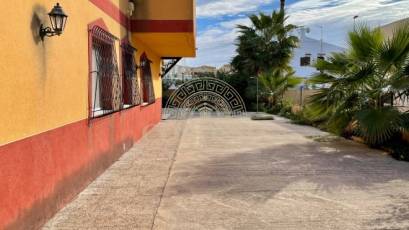 Reventa - Chalet -
Torrevieja - Los Frutales