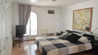 Resale - Villa -
Torrevieja - Centro