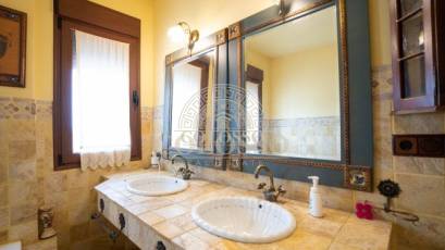 Resale - Inmueble singular -
San Miguel de Salinas - CENTRO