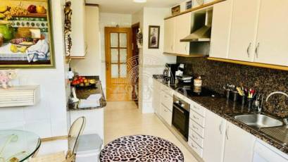 Resale - Piso -
Benidorm - Poniente