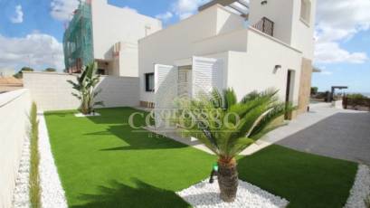 Resale - Villa -
Orihuela Costa - La Zenia