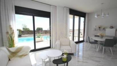 Resale - Villa -
Orihuela Costa - Campoamor