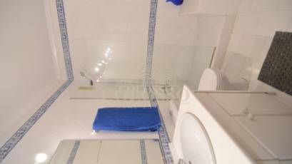 Resale - Villa -
Torrevieja - Centro