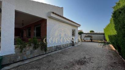 Resale - Chalet -
San Vicente del Raspeig - Sol y Luz
