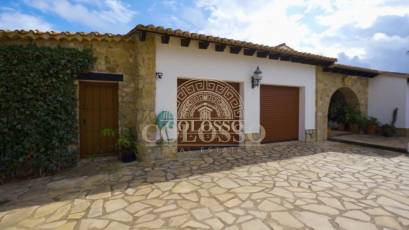Resale - Villa -
Benissa - Fustera