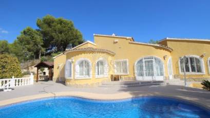 Resale - Villa -
Calpe - Empedrola