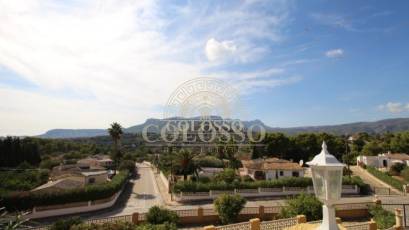 Resale - Villa -
Calpe - Empedrola