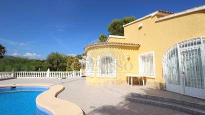 Resale - Villa -
Calpe - Empedrola