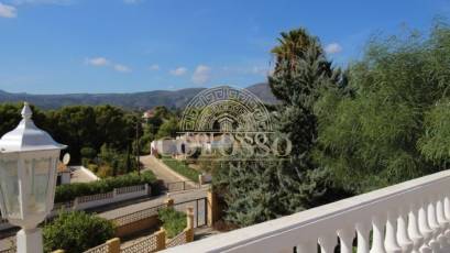 Resale - Villa -
Calpe - Empedrola