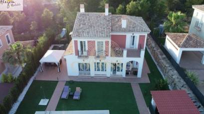 Resale - Villa -
Finestrat - Sierra cortina
