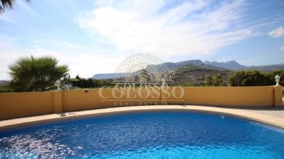 Resale - Villa -
Calpe - Empedrola