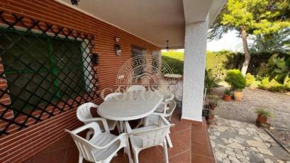 Resale - Chalet -
San Vicente del Raspeig - Sol y Luz