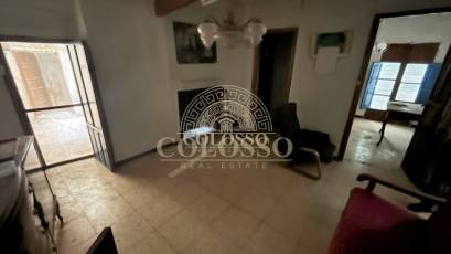 Resale - Casa -
Sella - PUEBLO