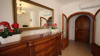Resale - Villa -
Calpe - Empedrola
