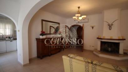 Resale - Villa -
Calpe - Empedrola