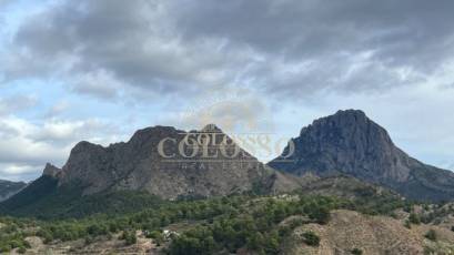Resale - Casa -
Sella - PUEBLO