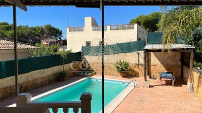 Resale - Chalet -
Godelleta - El bosque