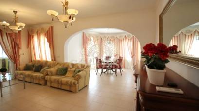 Resale - Villa -
Calpe - Empedrola