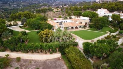 Resale - Villa -
Benissa - Fustera