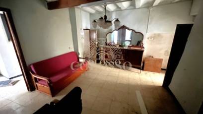 Resale - Casa -
Sella - PUEBLO