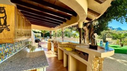 Resale - Villa -
Calpe - Cometa