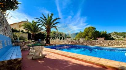 Resale - Villa -
Calpe - Cometa