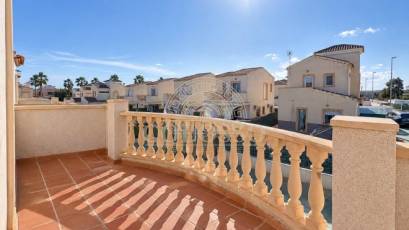 Alquiler - Villa -
Guardamar del Segura - Urbanizaciones