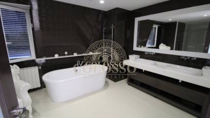 Resale - Villa -
Cullera - Bonavista - Lago San Lorenzo