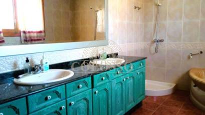Resale - Chalet -
Mutxamel - Bonalba-Cotoveta
