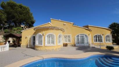 Resale - Villa -
Calpe - Empedrola