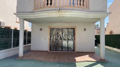 Rental - Villa -
Guardamar del Segura - Urbanizaciones