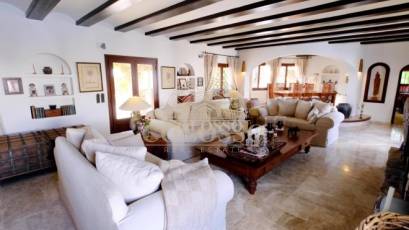 Resale - Villa -
Benissa - Fustera